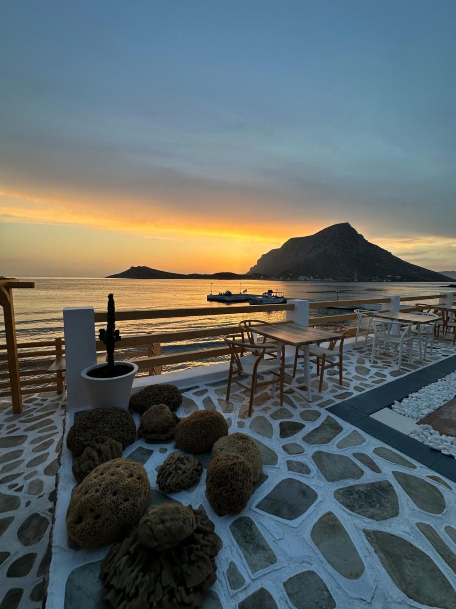 Spongia Hotel Suites & Spa Myrties Esterno foto